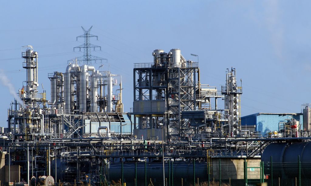 industry industrial plant petrochemical industry refinery